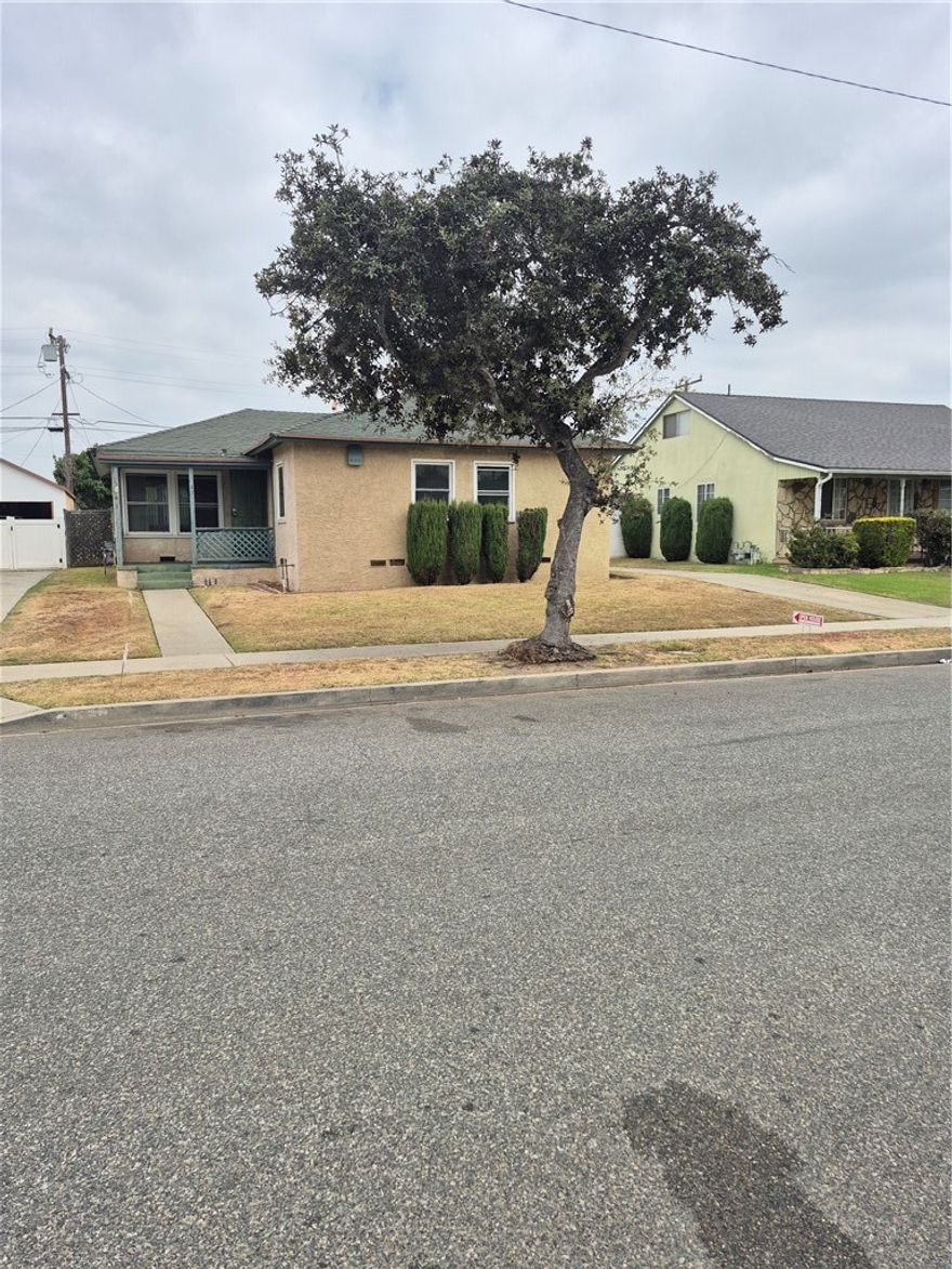 Hurry to see this treasure nestled in the much desired South Inglewood community in proximity to greater Inglewood and the SOFI Stadium. This 3/1 has stood the test to time with many upgrades you will love. This property features original hard wood floors, updated double pane windows, back yard fruit trees and tons of original charm. This one won't last it's a must see.