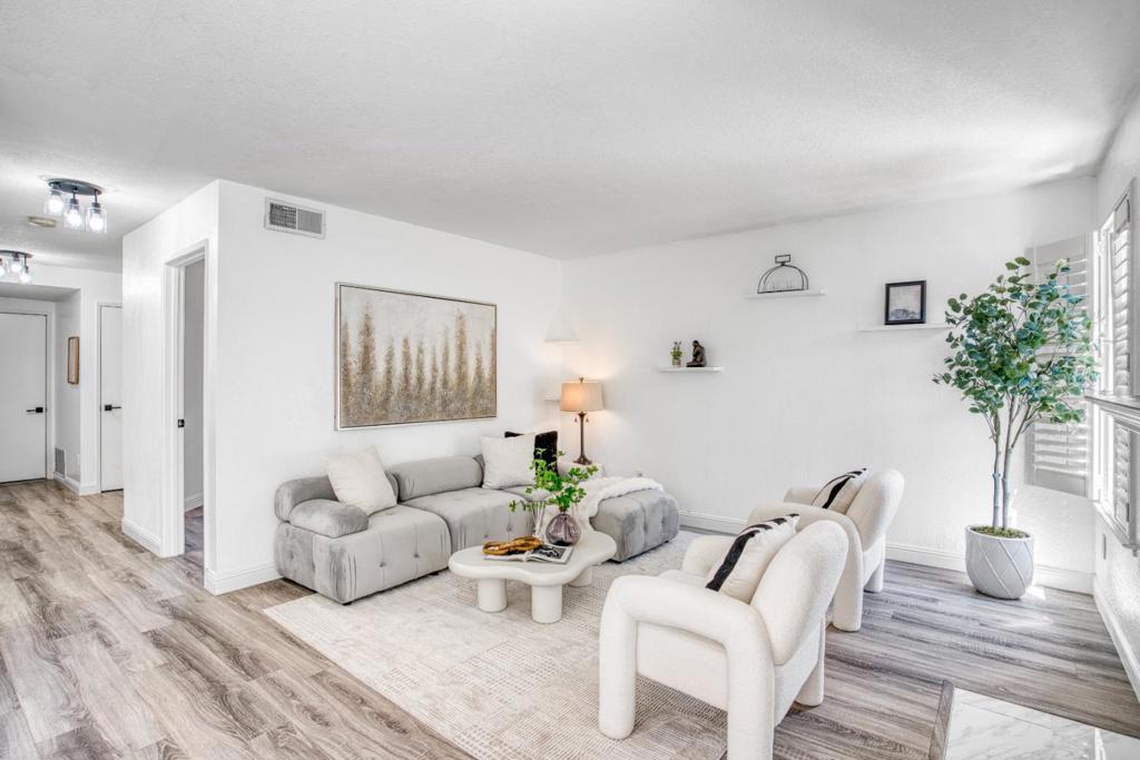 340 N Wildwood