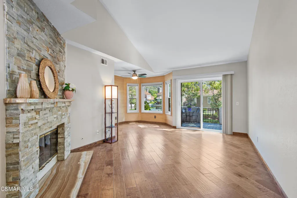 Camarillo, California 93012, United States, 2 Bedrooms Bedrooms, ,3 BathroomsBathrooms,Residential,Active,167133