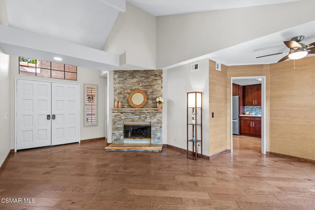 Camarillo, California 93012, United States, 2 Bedrooms Bedrooms, ,3 BathroomsBathrooms,Residential,Active,167133