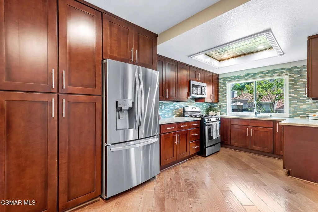 Camarillo, California 93012, United States, 2 Bedrooms Bedrooms, ,3 BathroomsBathrooms,Residential,Active,167133