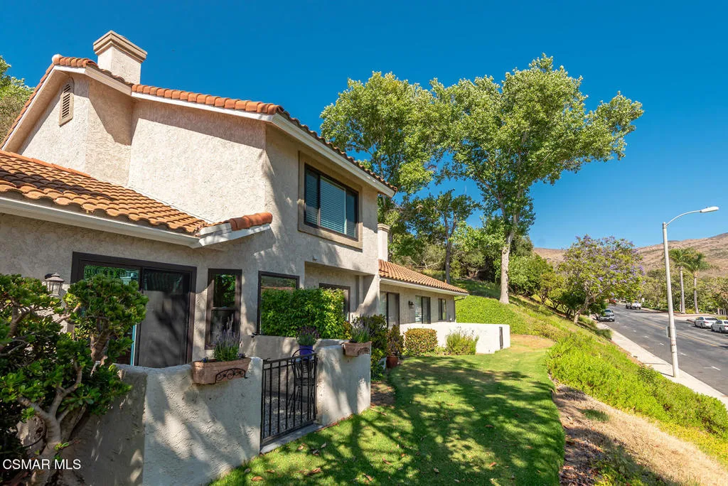 Camarillo, California 93012, United States, 2 Bedrooms Bedrooms, ,3 BathroomsBathrooms,Residential,Active,167133