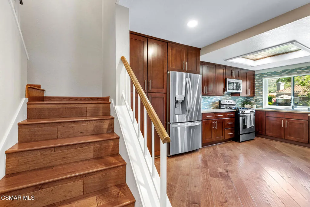 Camarillo, California 93012, United States, 2 Bedrooms Bedrooms, ,3 BathroomsBathrooms,Residential,Active,167133