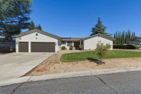 Photo of 15 Rays Circle, Hollister, CA 95023 (MLS # ML82046519)