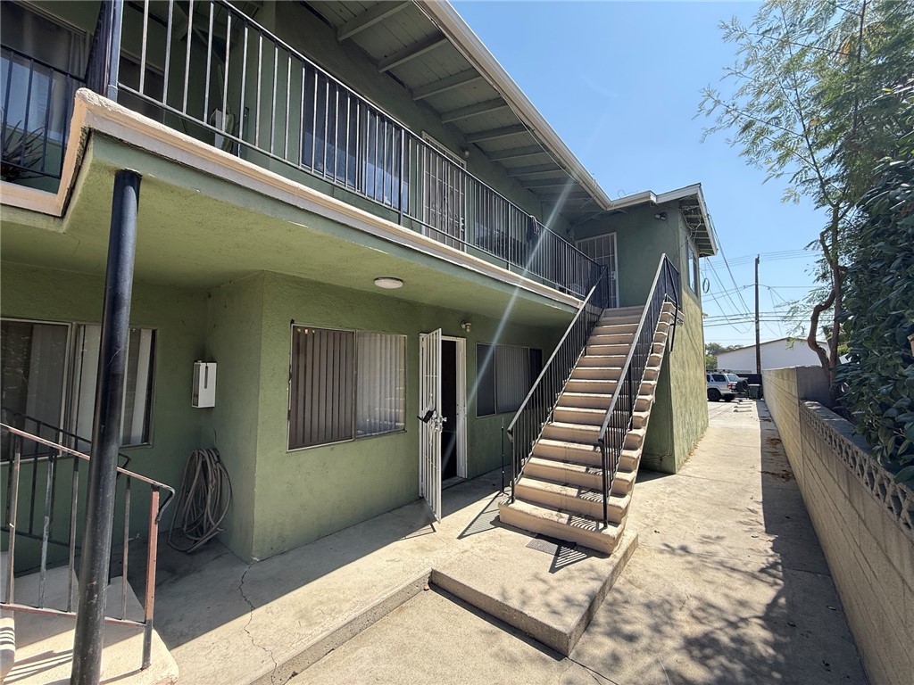 1 Carport and 1 car open parking space | Gated parking | REMODELED 2 BEDROOM APARTMENT | 2 bedroom 1 bath - downstairs. Near APU, Citrus College, also convent for 210 freeway access. Near downtown as well as shopping and movie theater down the street. This is near metro rail station, downtown, restaurants, shopping, entertainment, Target, and convenient for APU & Citrus colleges. Ceiling fans and appliances included.