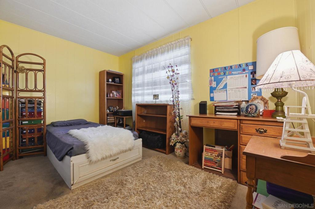 2280 E Valley Pwky 21