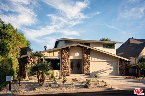 12030 Pacoima Court Studio City CA 91604