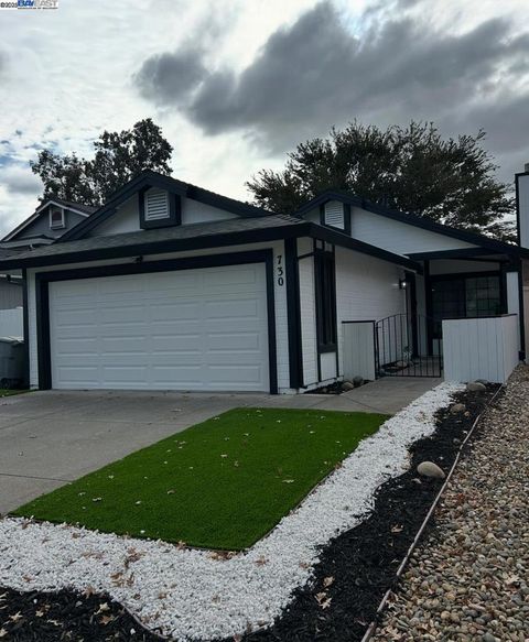 Photo of 730 Morissette Way Way, Vacaville, CA 95687 (MLS # 41116829)
