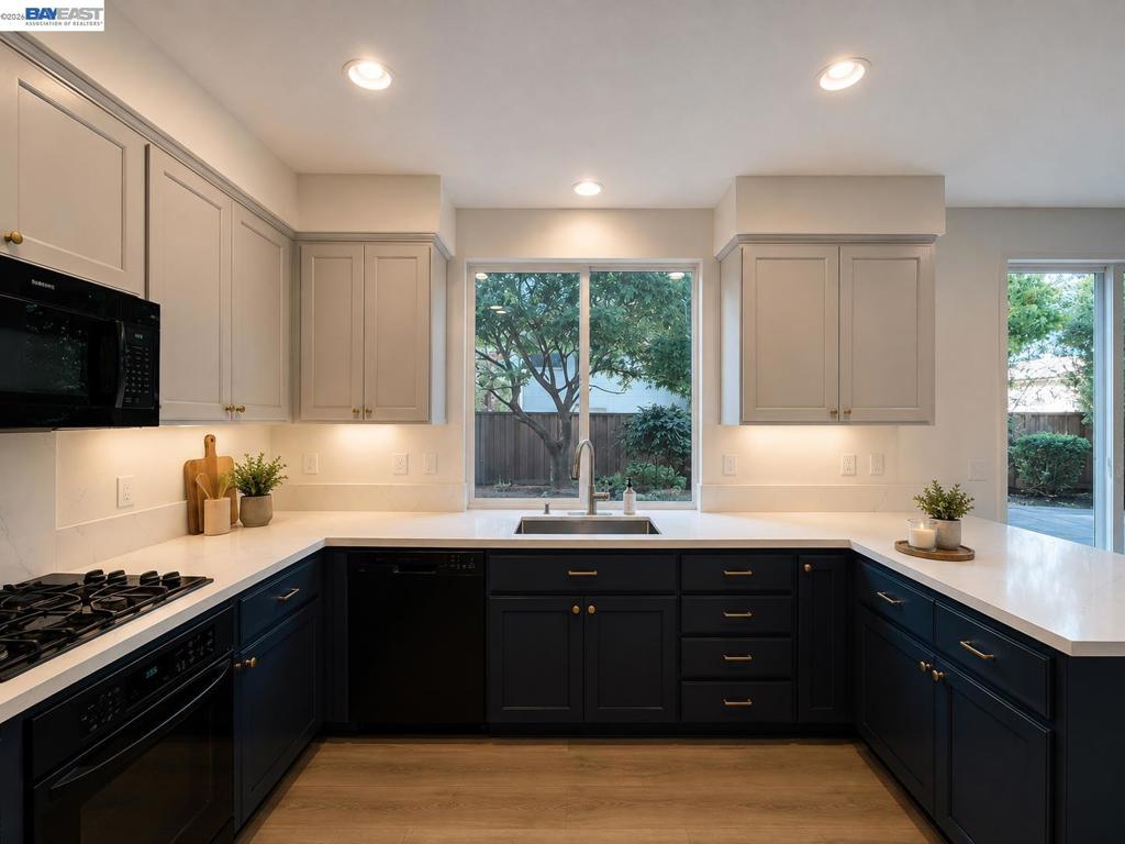 1015 Canyon Oaks Dr DR