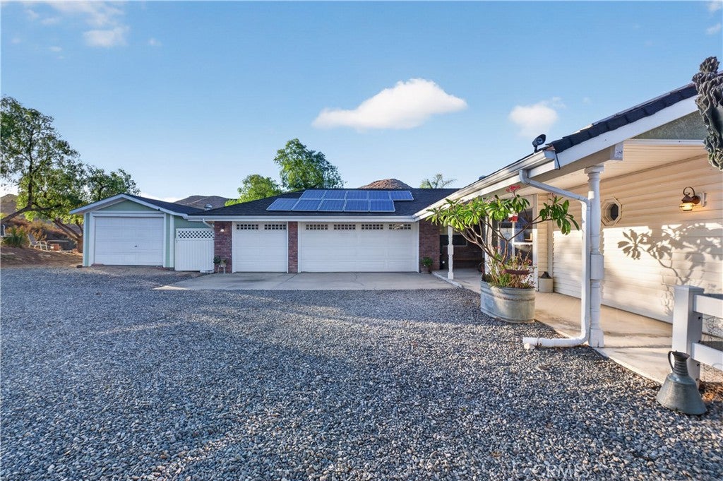 32485 Crooked Arrow