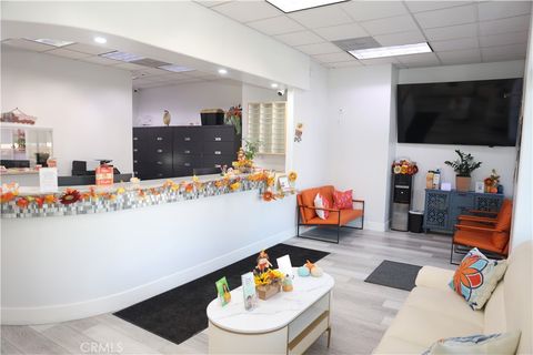 Photo of 3950 Pierce St St, Riverside, CA 92505 (MLS # OC25261228)