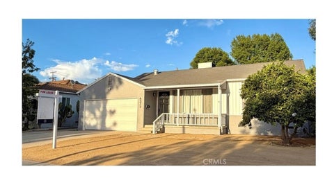 Photo of 6372 Zelzah AVE, Encino, CA 91316 (MLS # SR26157352)