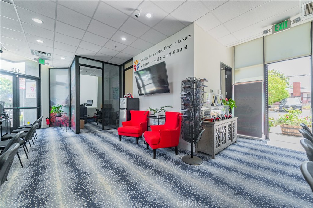 Properties 4 2956 E Colorado Boulevard