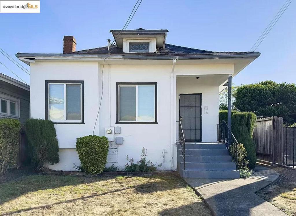 Discover the potential of this 2-bedroom, 1-bathroom home situated in the desirable Berkeley Bowl neighborhood. This property offers a great starting point with a livable interior, featuring updated flooring, electrical systems, a modern kitchen, and fresh paint throughout. While the interior is ready for immediate enjoyment, the exterior requires some TLC to truly shine. Imagine enhancing the curb appeal and creating your own outdoor oasis in this vibrant community. Conveniently located next to a fantastic school and restaurants, this home is perfect for families seeking a blend of comfort and opportunity. Embrace the chance to put your personal touch on this charming fixer-upper in one of Berkeley's most sought-after areas!