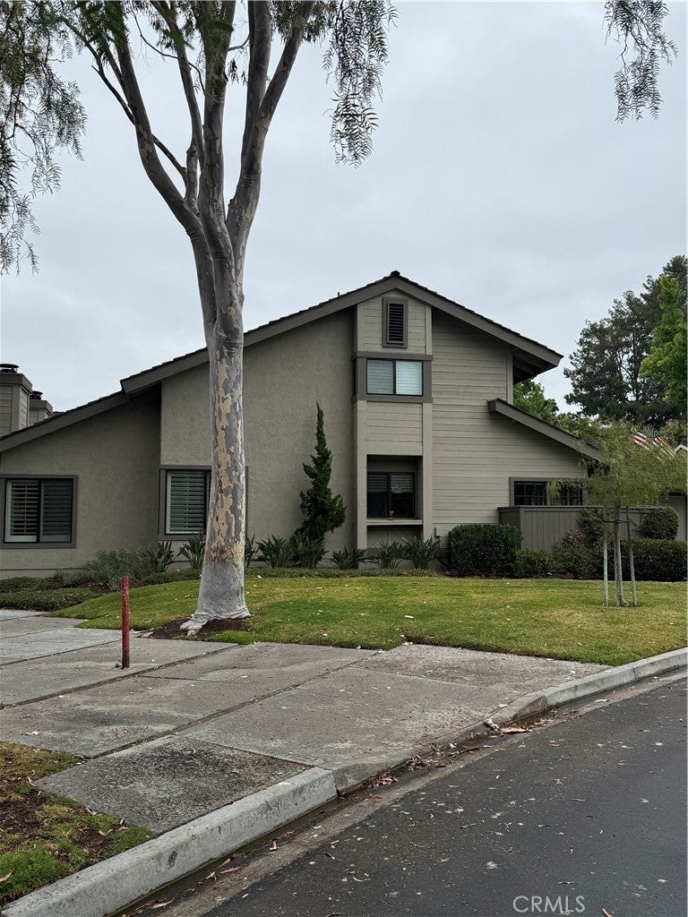 Photo of 49 Pinewood, Irvine, CA 92604 (MLS # NP26136109)