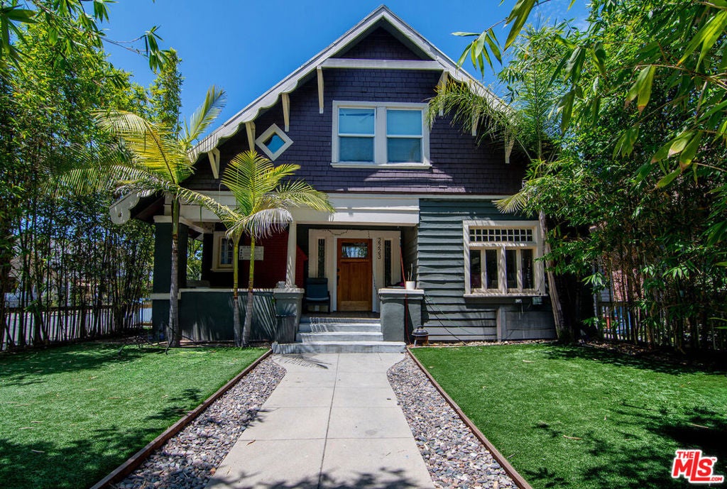 2223 Raymond Avenue, Los Angeles CA 90007