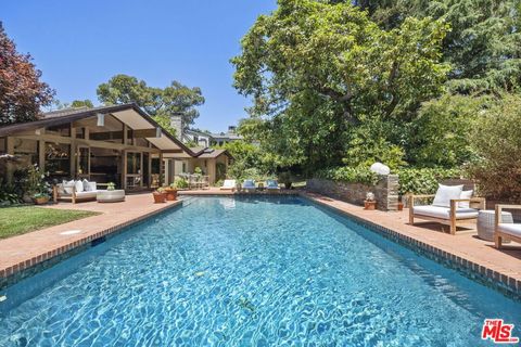 Photo of 3 Latimer Road, Santa Monica, CA 90402 (MLS # 26800499)
