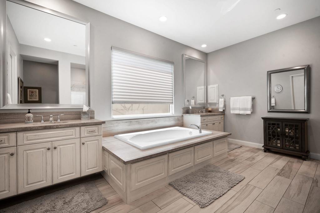 Escala - Residential