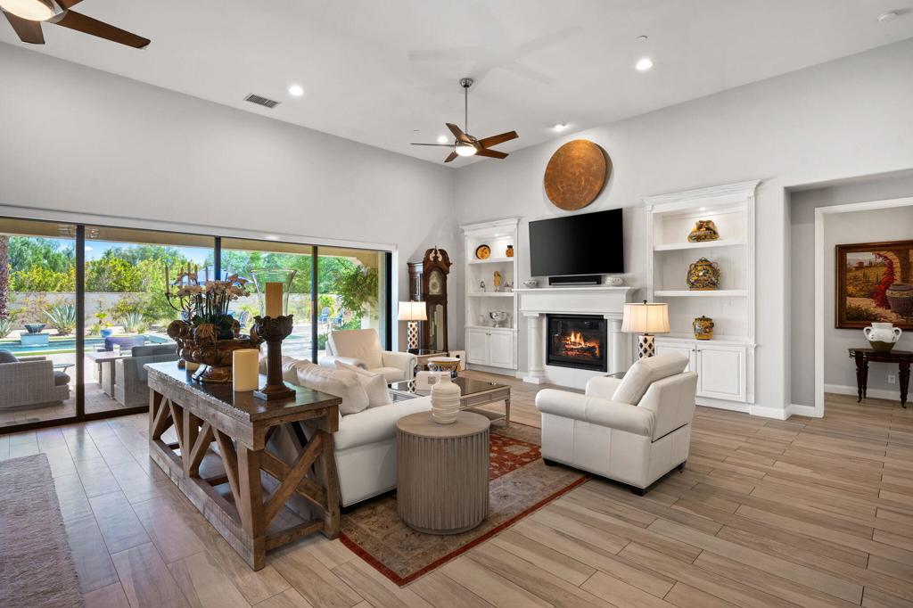 Escala - Residential