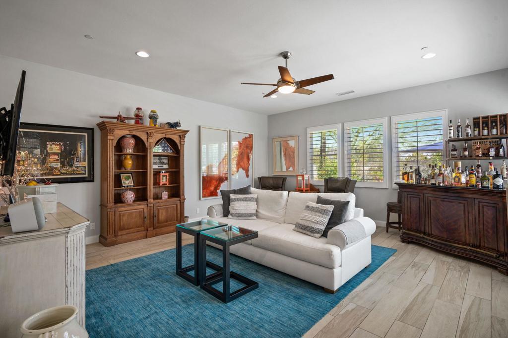 Escala - Residential