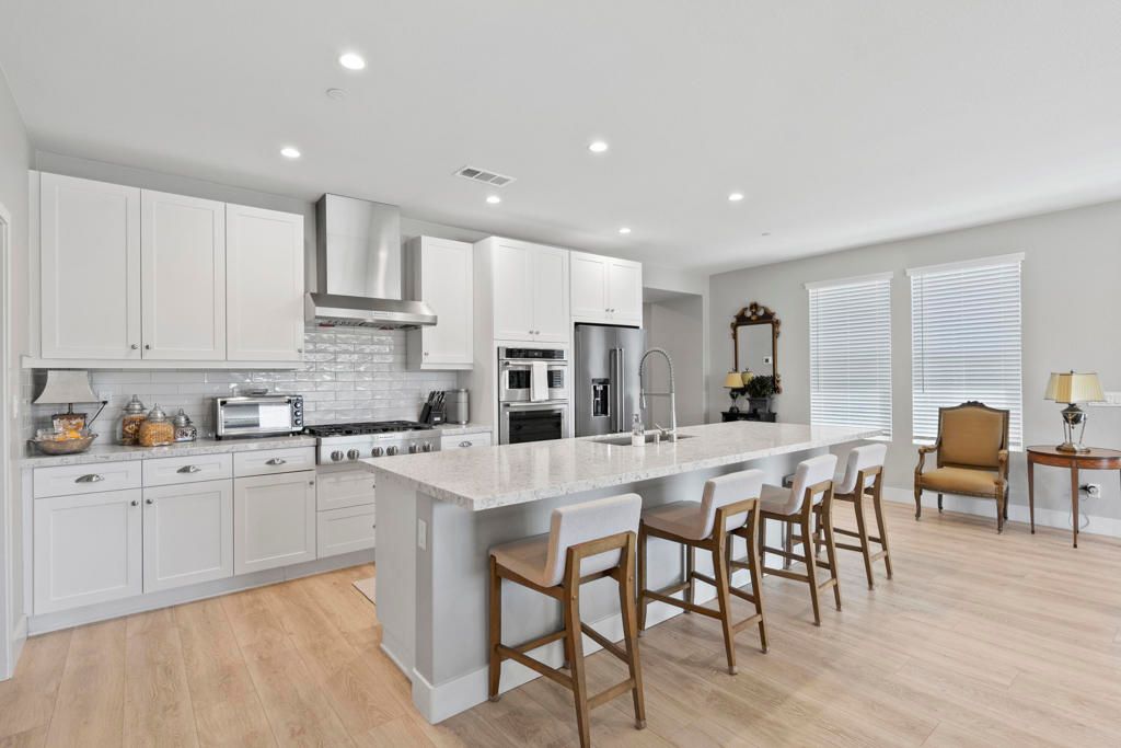 listing image 130724755935827423929
