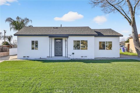 Photo of 6994 Elmwood Rd, San Bernardino, CA 92404 (MLS # DW26025956)