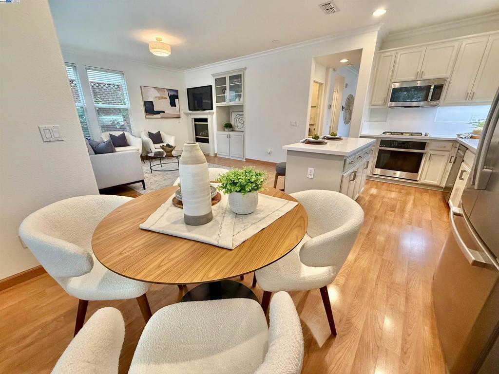 STONERIDGE SQUAR - Residential