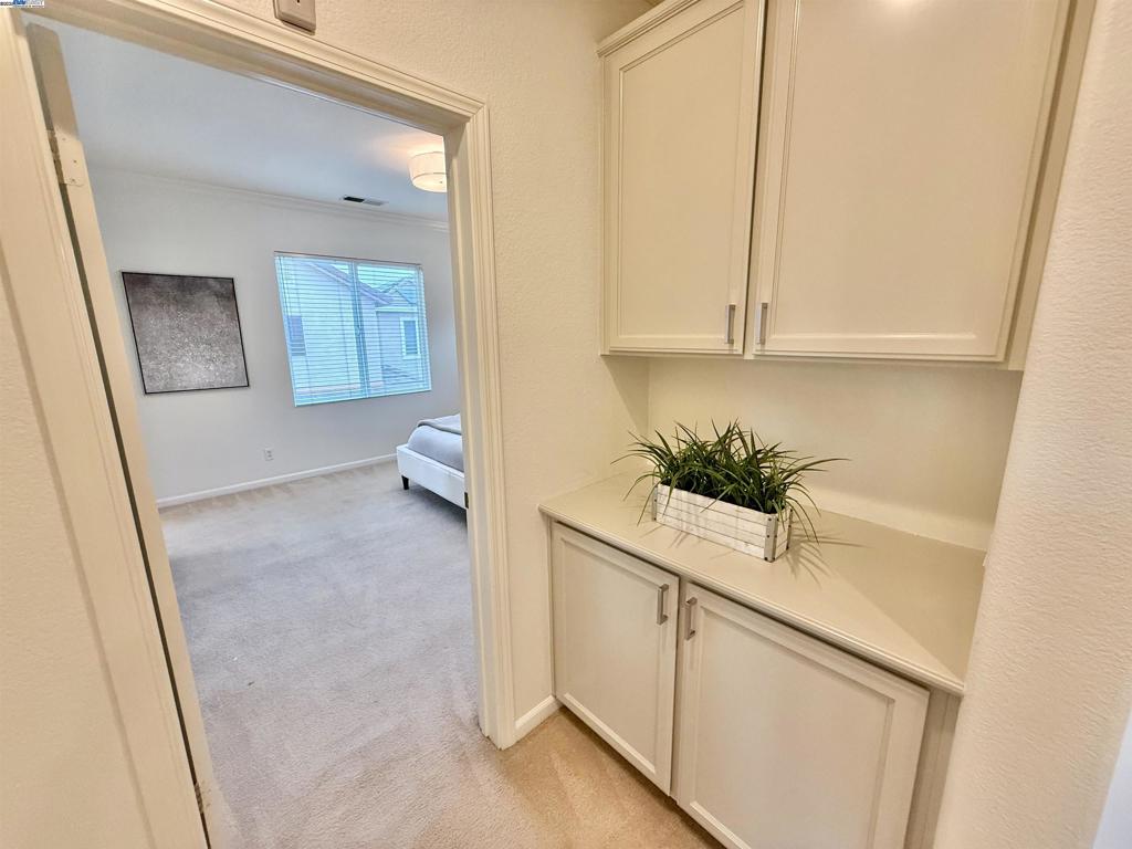 STONERIDGE SQUAR - Residential