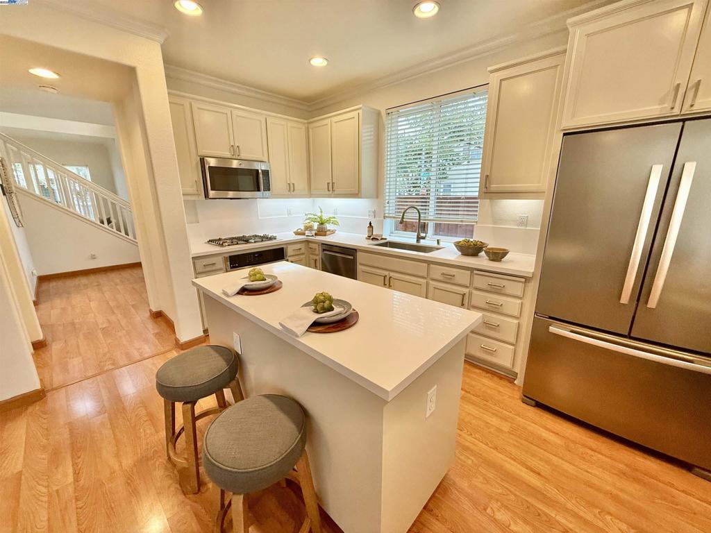 STONERIDGE SQUAR - Residential