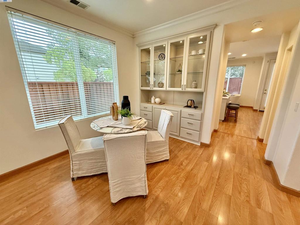 STONERIDGE SQUAR - Residential