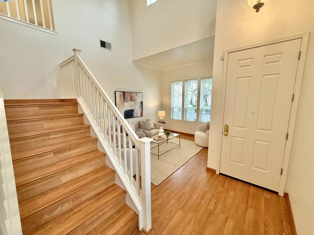 STONERIDGE SQUAR - Residential