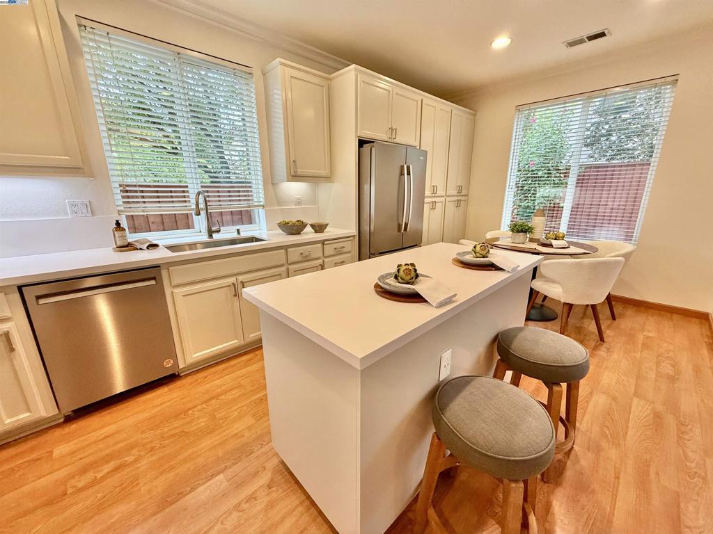 STONERIDGE SQUAR - Residential