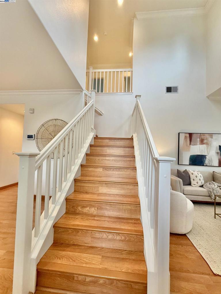 STONERIDGE SQUAR - Residential