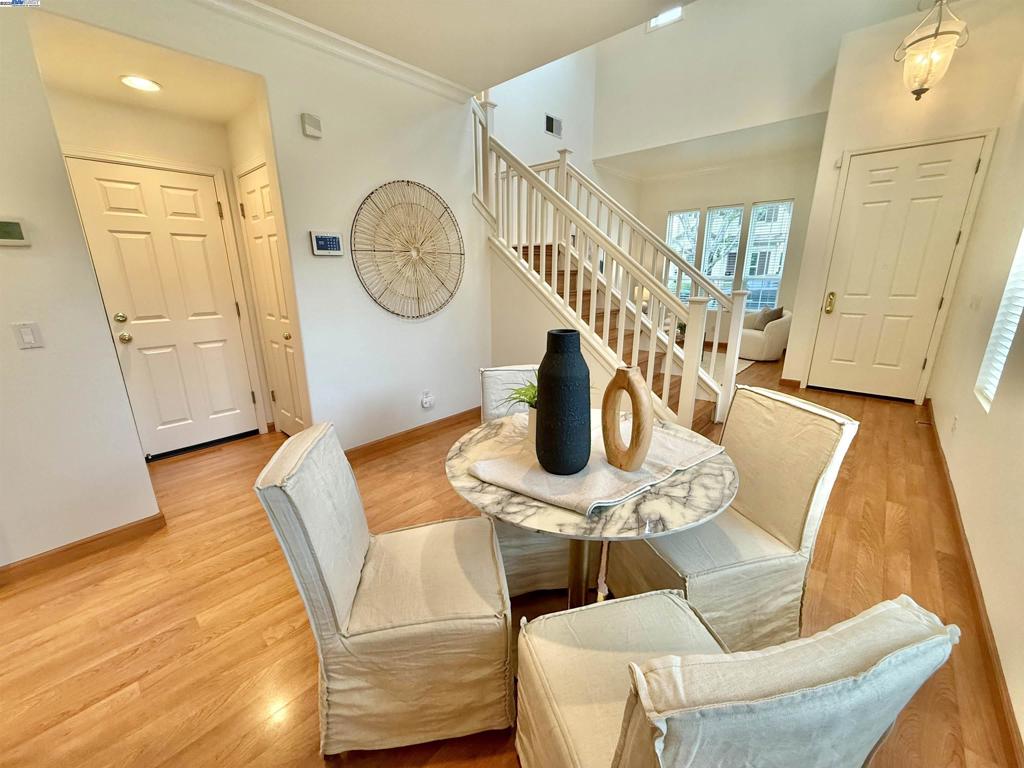 STONERIDGE SQUAR - Residential