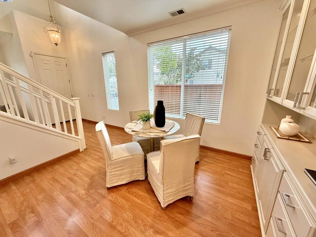 STONERIDGE SQUAR - Residential