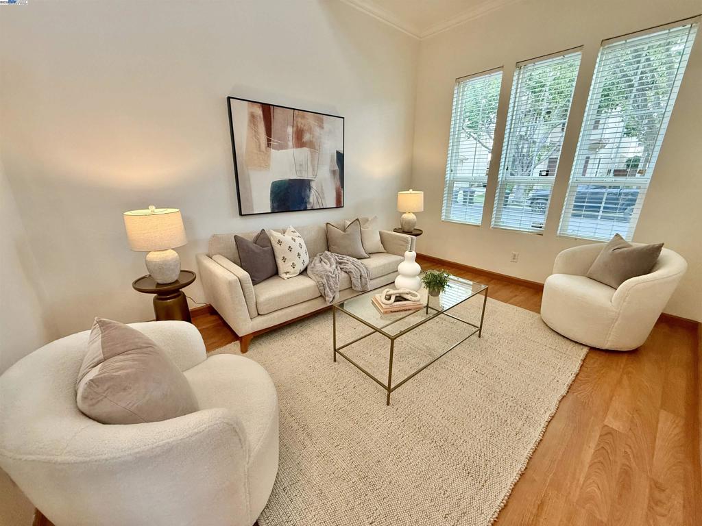 STONERIDGE SQUAR - Residential