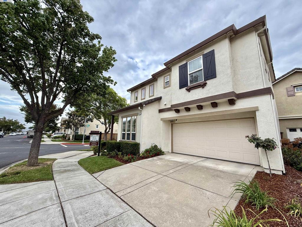 STONERIDGE SQUAR - Residential