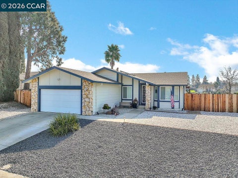 Photo of 924 Burwood WAY, Antioch, CA 94509 (MLS # 41140813)