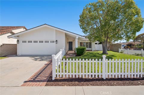 Photo of 8822 Bellshire DR, Huntington Beach, CA 92646 (MLS # NP26169194)