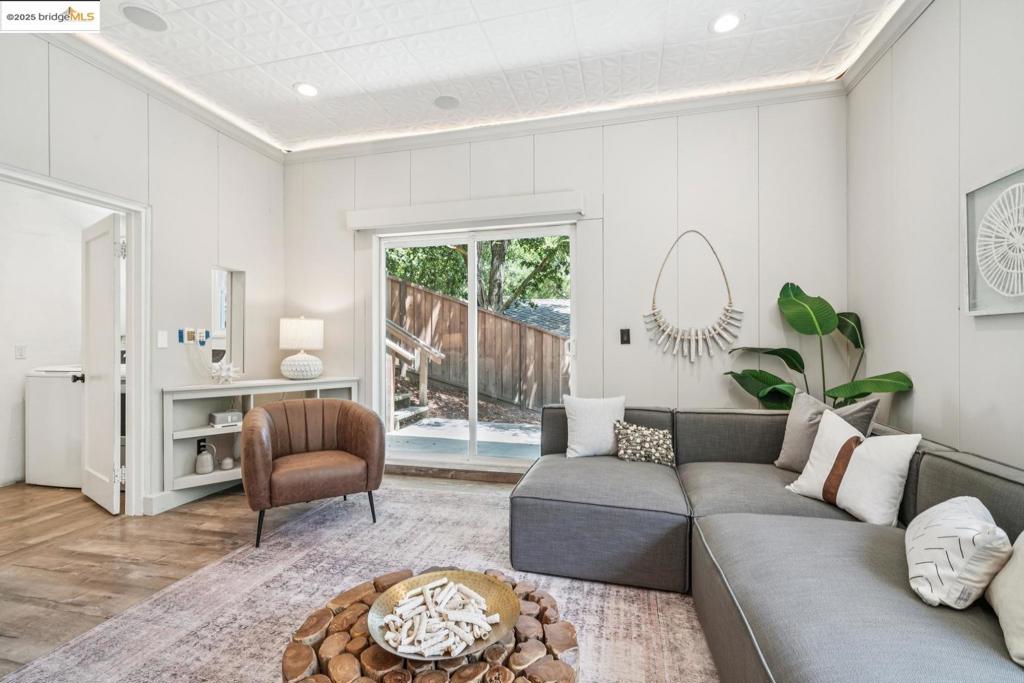 MONTCLAIR - Residential