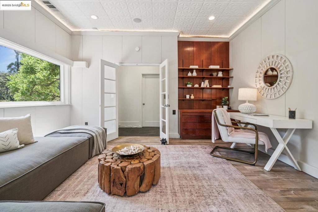 MONTCLAIR - Residential