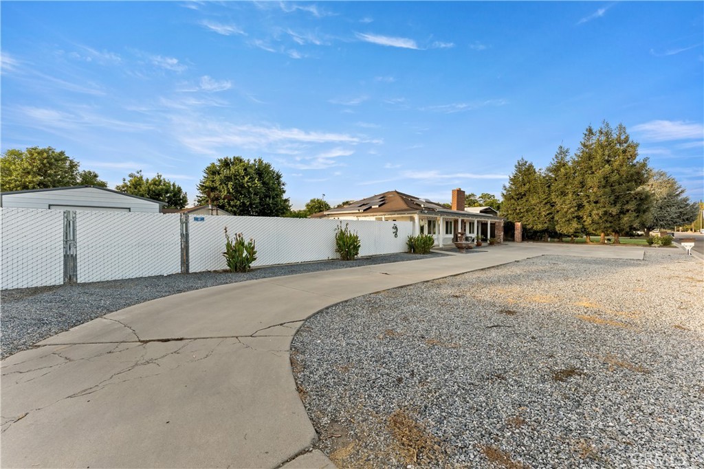 4733 E Richert