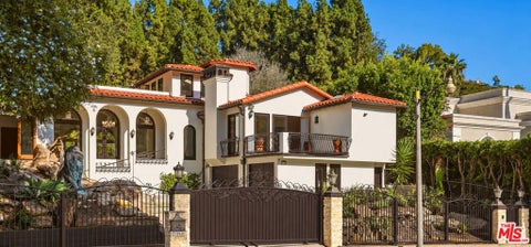 Photo of 1260 Roscomare Road, Los Angeles, CA 90077 (MLS # 26994509)