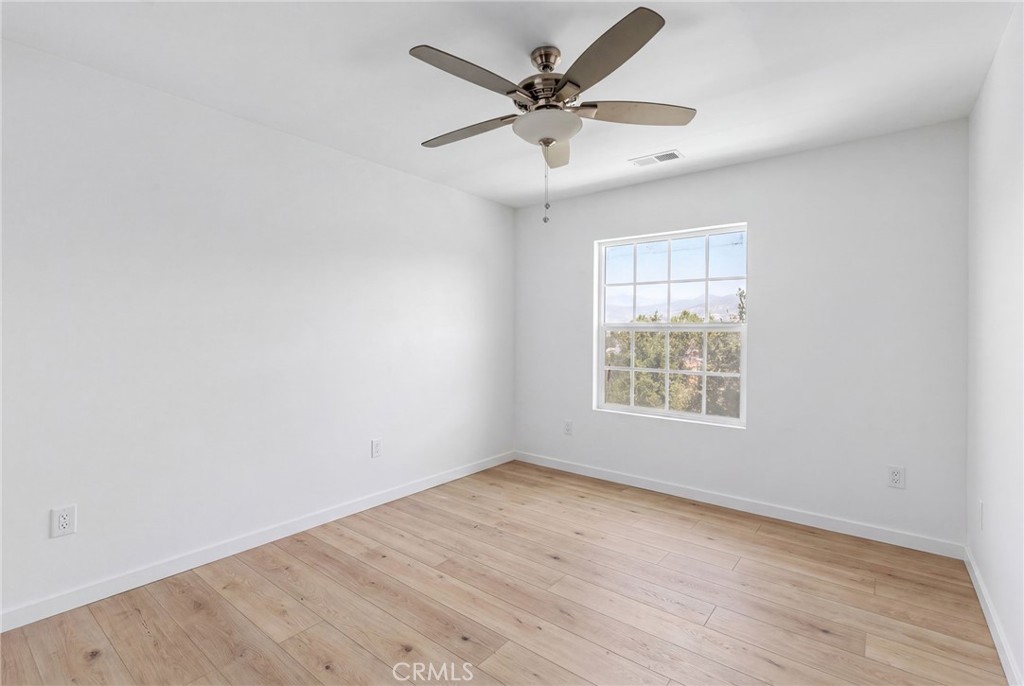 307 W Gladstone