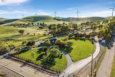 Photo of 4002 Dyer Rd Rd, Livermore, CA 94551 (MLS # 41129206)