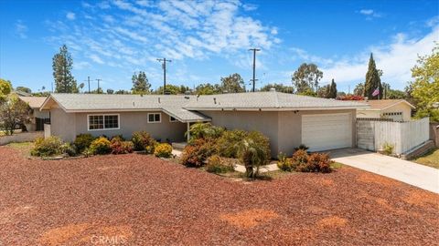 Photo of 327 Naomi Street, Redlands, CA 92374 (MLS # IG25094265)