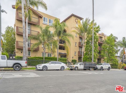 Photo of 1401 S St Andrews Place #201, Los Angeles, CA 90019 (MLS # 25624441)