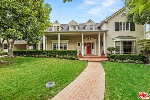 Photo of 710 N Alta Drive, Beverly Hills, CA 90210 (MLS # 25606283)