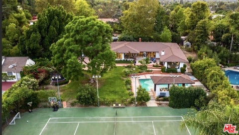 Photo of 4678 White Oak Avenue, Los Angeles, CA 91316 (MLS # 26866667)