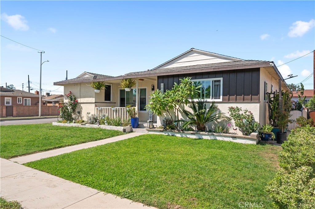 8849 Pico Vista